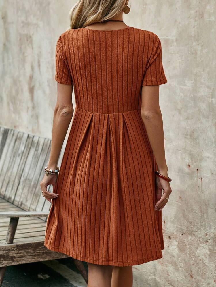 Women's Round-Neck Short-Sleeve  Green Mid-Length Dress For The Summer