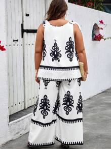 SHEIN CURVE+ Bộ kỳ nghỉ có dây buộc kích thước cộng với in ngẫu nhiên với áo yếm và quần rộng - Đen và trắng - Xem 2
