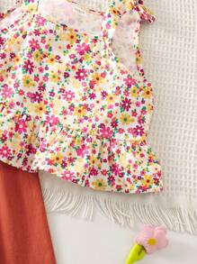 SHEIN LMoss Kids Conjunto de verano para niñas con top tipo camiseta de tirantes con estampado floral tejido y pantalones casuales sueltos y tejidos