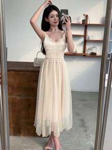 DAZY Women Solid Color Lace Splice Casual Daily Simple And Pure Camisole