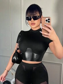 SHEIN SXY 時尚短袖T卹，配有PU拼接細節，高領設計和假腰帶 - 黑色 - 查看 1