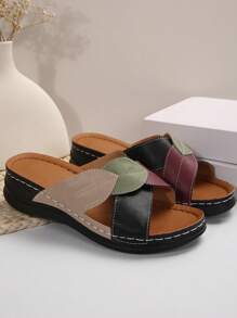 Sandały, najnowsze modne sandały damskie z wzorem liścia, sandały na grubym obcasie z zakrytą cholewką, sandały na grubym obcasie z krzyżującymi się paskami, wsuwane sandały codzienne, wzmocnione szwy, sandały na grubym obcasie na wakacje, letnie podróże, wakacje, swobodne, plażowe, wodoodporne, wytrzymałe, wygodne kapcie