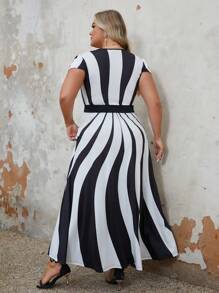 SHEIN Clasi 大码夏季休闲拼色拼接腰部收腰连衣裙 - 黑與白 - 查看 2