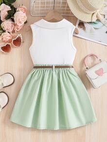 SHEIN 2 piezas/Conjunto Conjunto de regreso a la escuela para niñas pequeñas - Camiseta con cuello polo blanca y falda plisada verde clara - verde menta - Ver 2