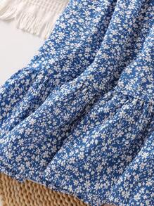 SHEIN LMoss Kids 年轻女孩针织纯色圆领休闲 T 恤搭配编织碎花印花细肩带连衣裙套装