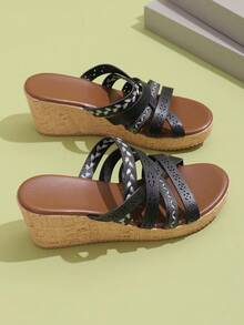 女士流行圓頭中空花印軟底厚底拖鞋，大尺寸