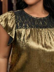 SHEIN LUNE 加大码黄白条纹圆领衬衫，花卉刺绣和印花圆领衬衫，蝴蝶贴花袖子，荷叶边饰边，打造春夏季休闲乡村风格 - 金色 - 查看 2