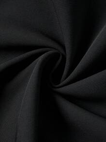 SHEIN Privé Conjunto de camisa de tirante con botón único para hombro descubierto y falda de burbujas de cintura alta sin mangas para mujeres, verano - Negro - Ver 11