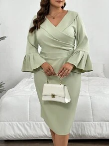 SHEIN Privé 大尺碼女士春夏時尚重疊V領喇叭袖裙 - 薄荷綠 - 查看 6