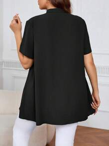 SHEIN Frenchy Plus Size Nữ Mùa Hè Màu Trơn Cổ Áo Đứng Viền Bất Đối Xứng Tay Ngắn Sơ Mi - màu đen - Xem 2