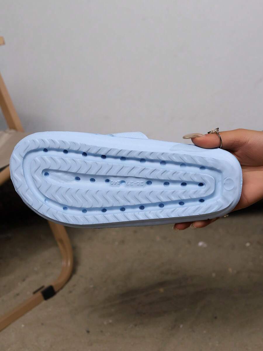 Summer Cloud Slippers Thickened Anti-Slip Comfortable Casual Outdoor Holiday Beach Slippers Soft Soles All-Match Shoes - Baby Blue - View 1