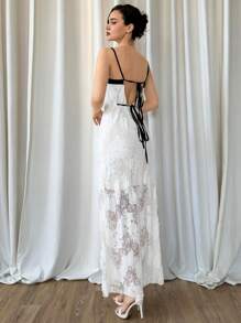Aloruh Elegant Long Lace Dress For Wedding Season With Color Block And Open Back - White - View 2