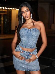 SHEIN BAE 性感派對鑽石細節牛仔無肩帶緊身胸衣&夏季上衣&牛仔胸衣&短上衣&節日裝扮&鑽石上衣 - 淺藍色 - 查看 5