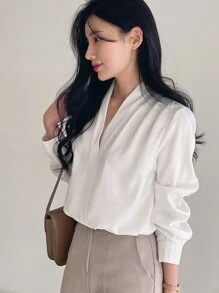 DAZY 女性純色簡約襯衫，帶有褶皺設計 - 白色 - 查看 8