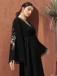 Al Najma Vestido largo modesto de manga larga con cuello en V, decorado con bordados, elegante estilo árabe tradicional, kaftan - Negro - Ver 8