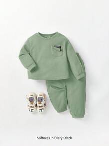 Cozy Pixies Baby Boy Letter Patched Pocket Tee & Sweatpants Matching Set - Green - View 1