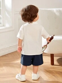 SHEIN Baby Boy Baby Girl Decorative Woven Label Contrast Color Short Sleeve Open-Front Top With Solid Color Shorts 2pcs Set - Blue - View 2