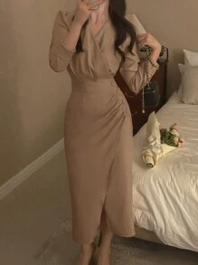 DAZY Váy chữ A thắt eo cổ chữ V trang trí nút thanh lịch cho mùa xuân/thu - Cà phê - Xem 5