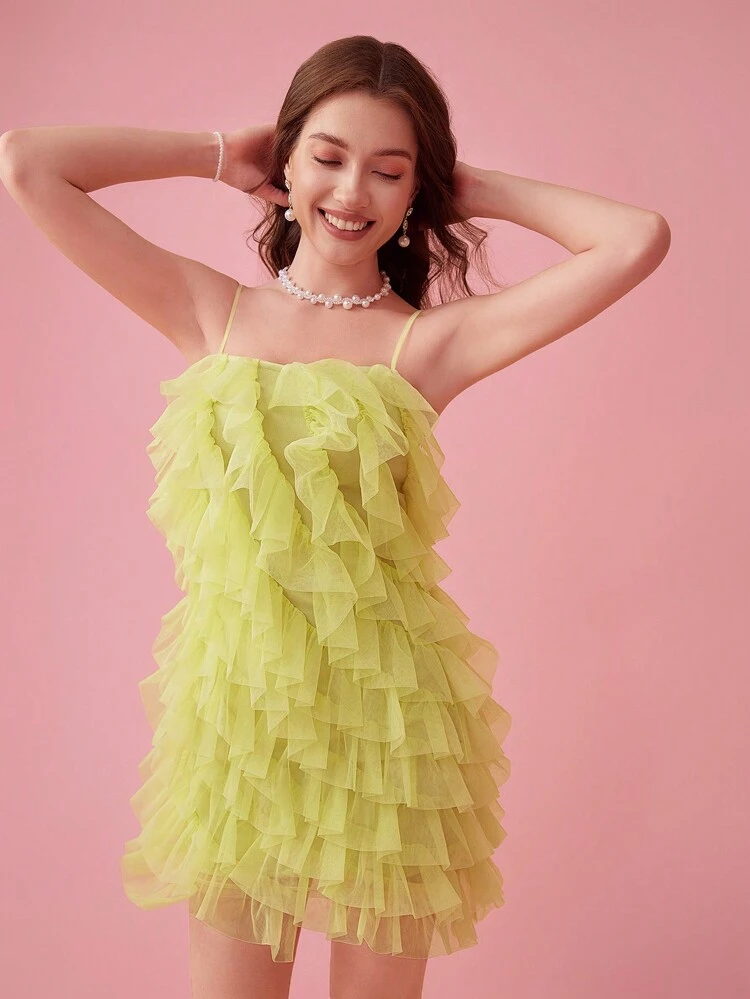 Vestido de malla veraniego para mujer con diseño de mezclas de moda, elegante y lúdico con tirantes con volantes y adornos en el dobladillo