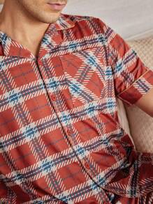 Conjunto de ropa casual de verano para hombres con camisa de manga corta de cuadros y pantalones cortos con cierre de boton único - Rojo - Ver 3