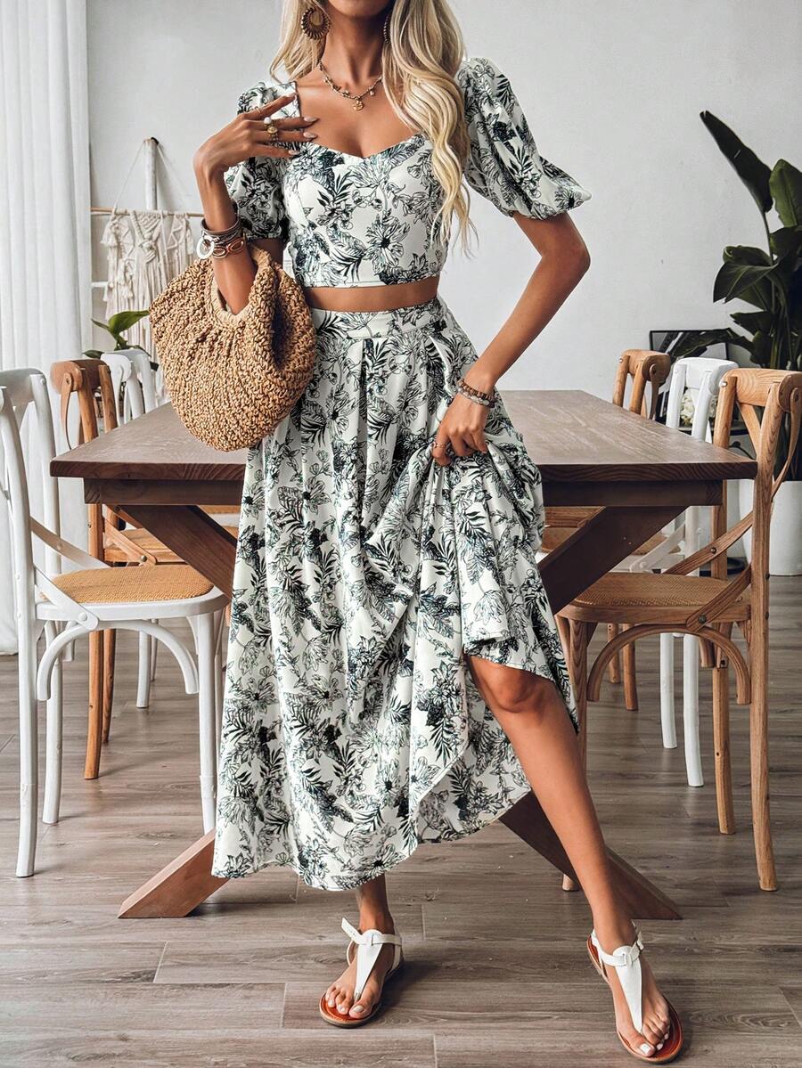 SHEIN VCAY Bộ đồ nghỉ mát hai mảnh gồm áo crop top ngắn có cổ kim cương và chân váy dài in họa tiết cây - Nhiều màu - Xem 1