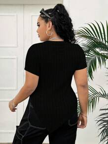 SHEIN EZwear Fashionable Plus Size Women Summer Hollow Out Ribbed Tight Short Sleeved T-Shirt With Asymmetric Hem - Black - View 2