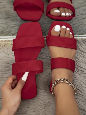 Simple Spring And Summer Flat Women Slippers, Casual And Fashionable One-Piece Sandals, Red-Striped European And American Elegant Woven Flat Sandals