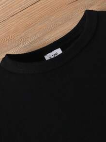 SHEIN GraphicGems Bộ áo ngắn tay và quần short in chữ dễ thương cho bé trai, mùa hè vui nhộn thường ngày - màu đen - Xem 5
