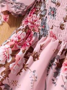 SHEIN Vestido para niña joven con estampado floral, dobladillo con volantes, cuello cuadrado y mangas abullonadas en estilo de vacaciones