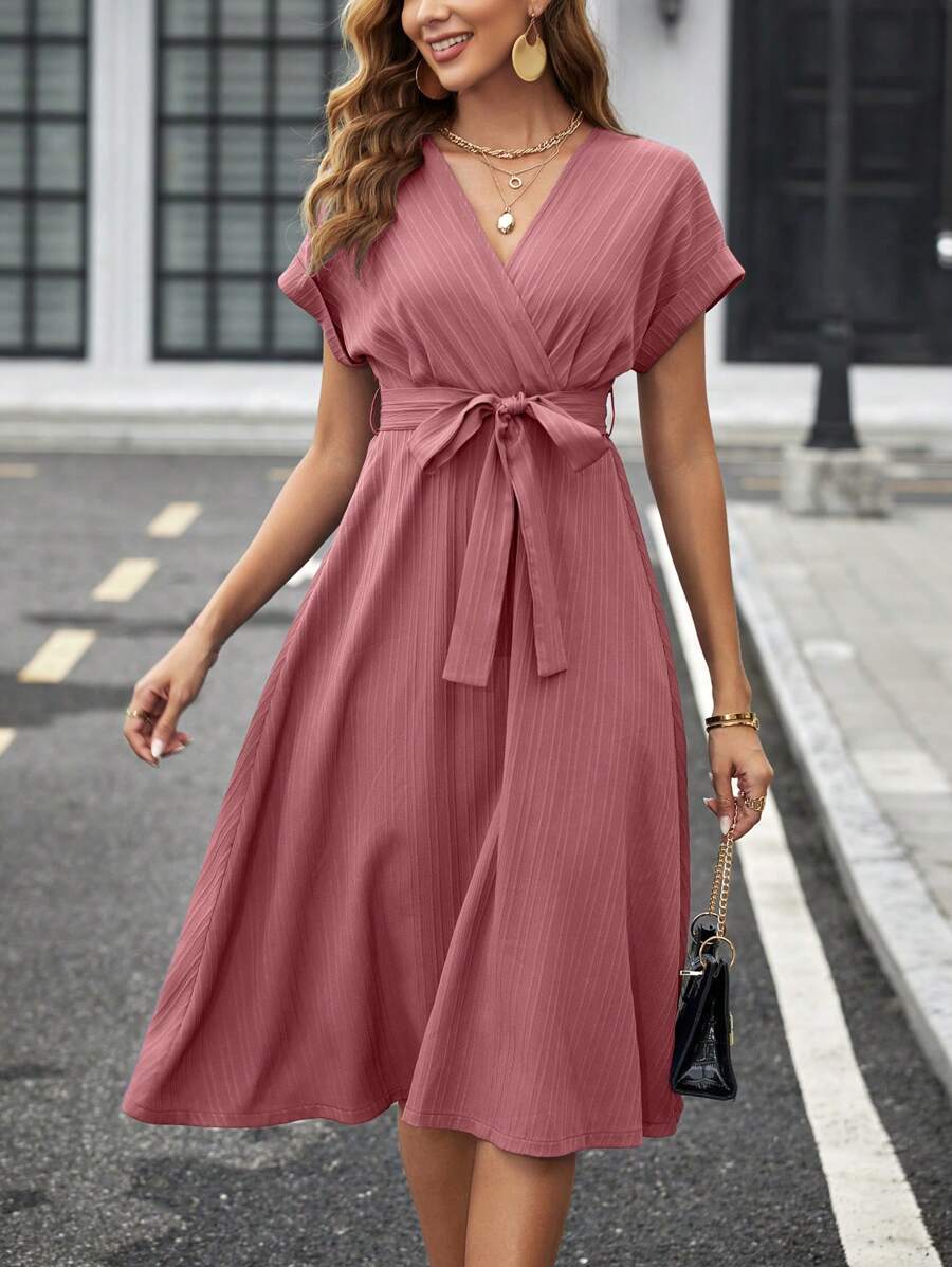 SHEIN Clasi V 领交叉纯色腰带短袖中长款女式连衣裙 - 粉色 - 查看 1