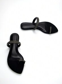 女士优雅黑色莱卡面料性感水钻细带时尚心形趾平底环凉鞋，适合日常穿着、派对、情人节、春夏装扮 - 黑色 - 查看 5