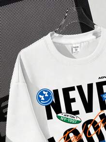 SHEIN 適合夏天的青少年男孩休閒英文圖案短袖圓領t卹