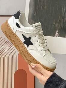 Giày thể thao nữ màu trắng phong cách mới mùa xuân có đế dày, họa tiết ngôi sao, thể thao đa năng và giày vải thông thường - trắng - Xem 2