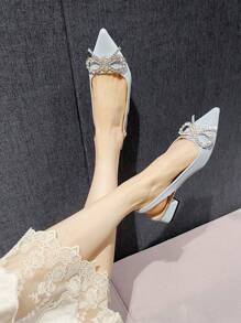 Fashionable Pointed Toe Chunky Heel Bowknot Crystal Rhinestone Women Flat Shoes With Closed Toe