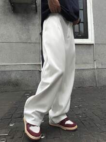 Manfinity Streetrush Pantaloni larghi e casual da uomo con pieghe e tasche inclinate, adatti per uscire, gamba dritta, pantaloni lunghi tinta unita bianchi, pantaloni a gamba ampia da uomo, pantaloni morbidi da uomo, di ritorno a scuola