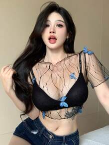 DAZY Parte superior transparente con manga corta y diseño de mariposa para mujer, tops de moda para salir, tops cortos para mujer