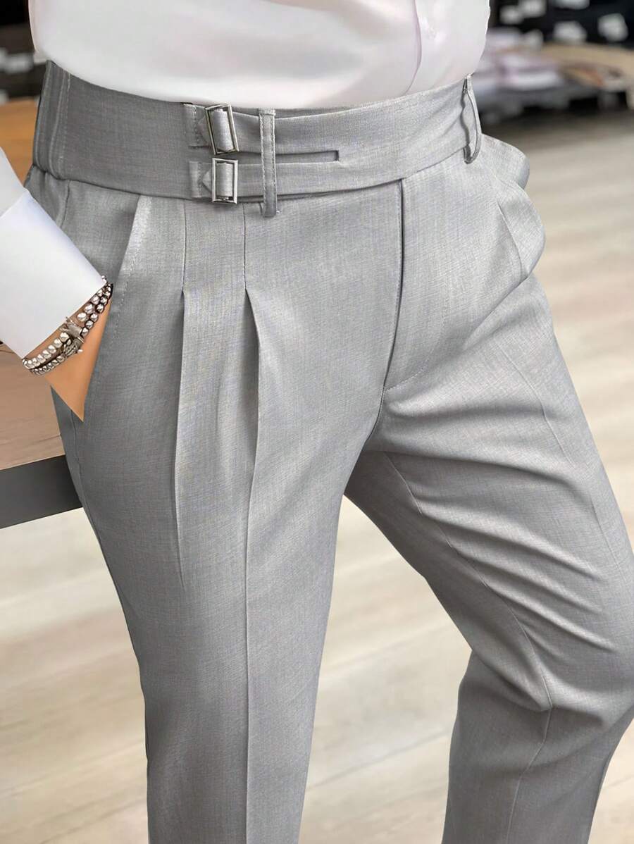 Manfinity Mode Pantalón de vestir diario informal para hombre con pliegues y bolsillos con inserción de un solo color - Gris Claro - Ver 1