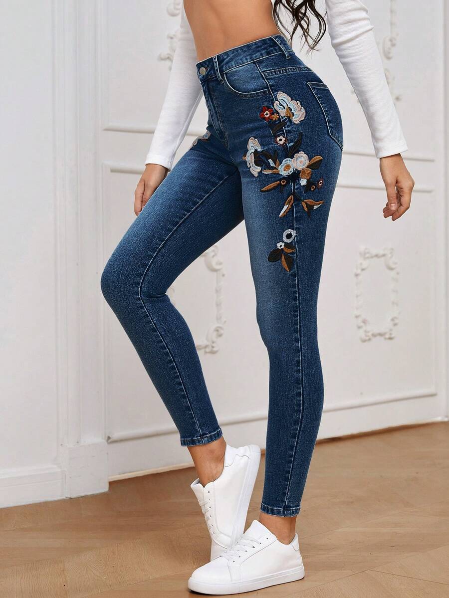 SHEIN LUNE 女士花卉刺繡日常百搭多用途牛仔褲 - 中等水洗藍 - 查看 1