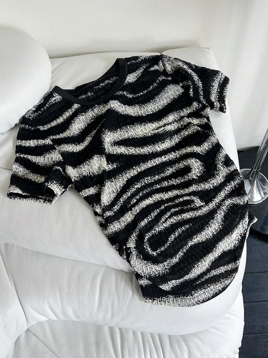 DAZY Áo thun mùa hè tay ngắn cổ tròn in họa tiết thời trang giản dị cho nữ Y2k, áo crop top cho nữ - Đen và trắng - Xem 1