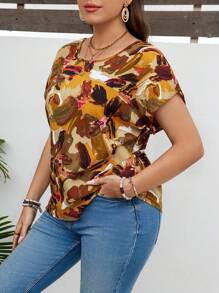 SHEIN VCAY Plus Size Women Fashionable Colorful Printed Short Sleeve Shirt