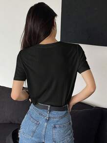 DAZY Camiseta básica de mujer de manga corta y corte ajustado con cuello redondo de unicolor - Negro - Ver 2