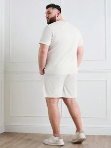 Manfinity Homme 男士大碼夏季純色短袖休閒T恤套裝與口袋短褲 - 杏色 - 查看 2