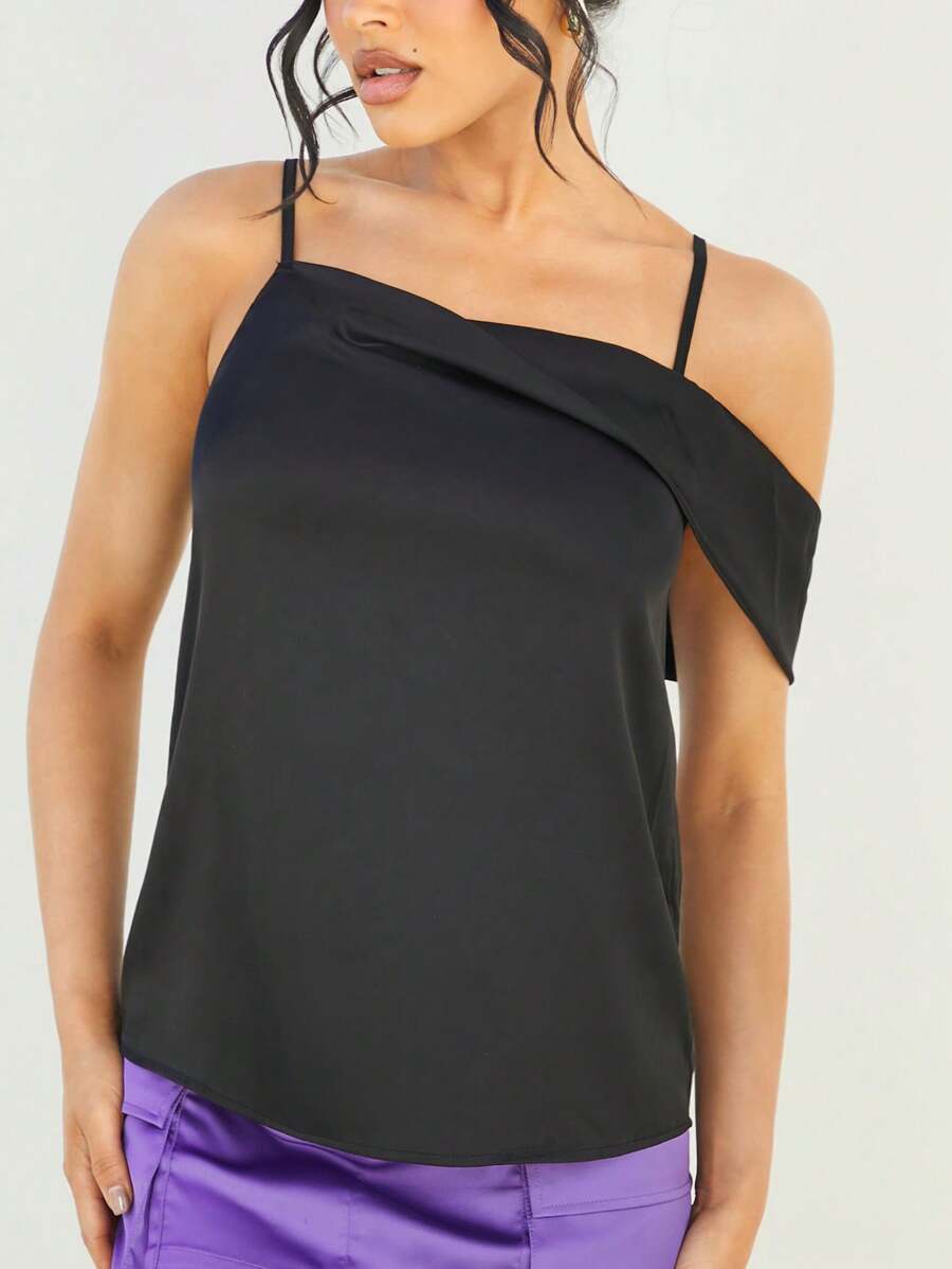 SHEIN Haute Top de tirantes suelto de satén con cuello asimétrico para verano - Negro - Ver 1
