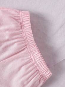 Conjunto de camiseta de manga corta con cuello redondo con aplicaciones florales y shorts para bebé niña - Rosa - Ver 7
