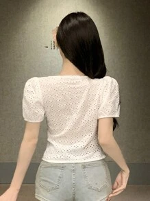 DAZY 女士夏季纯色烧花刺绣前系带短款泡泡袖修身衬衫外出上衣 - 白色 - 查看 5