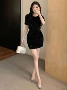DAZY 亮片露背短袖迷你连衣裙，适合夏季派对、返校季、舞会、新年等场合，闪亮夺目。 - 黑色 - 查看 2