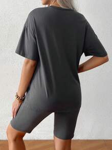 SHEIN Umstandsbriefe Bedrucktes Rundhalsausschnitt Lockeres Kurzarm Freizeit-T-Shirt und Shorts Set