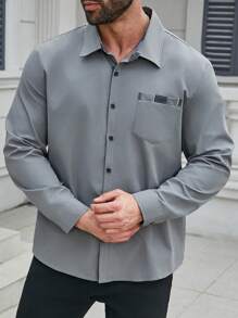 Manfinity Homme قميص رجالي كبير الحجم بأكمام طويلة للربيع والصيف، بأزرار باللون الرمادي الداكن بسيط ويصلح للخروجات والمناسبات غير الرسمية - رمادي غامق - مشاهدة 3