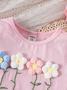 Conjunto de camiseta de manga corta con cuello redondo con aplicaciones florales y shorts para bebé niña - Rosa - Ver 4