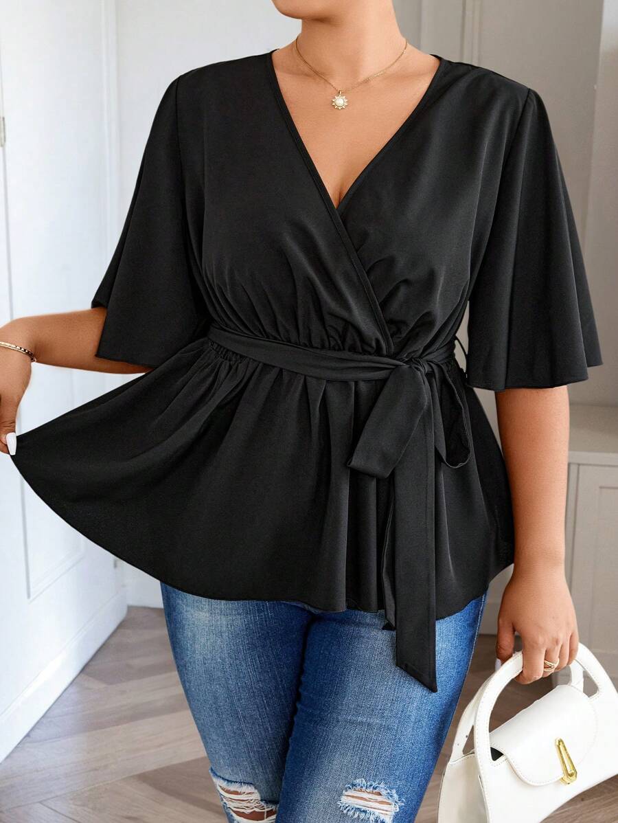Calvaya 大尺碼女性夏季純色重疊V領設計荷葉邊短袖寬鬆休閒襯衫 - 黑色 - 查看 1